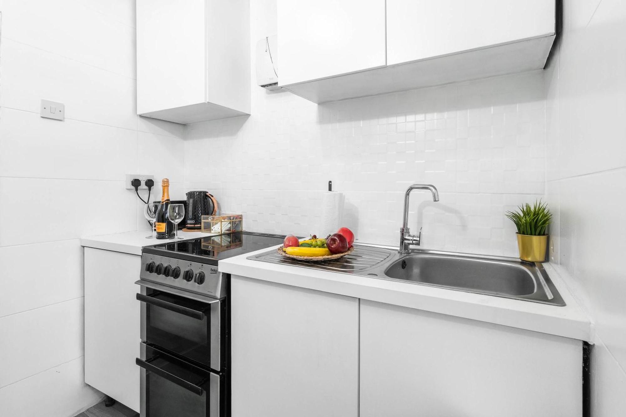 4 Bedroom House - Accommodates 7 - Garden - Parking - Netflix - Wifi - 559T Birmingham Exterior photo
