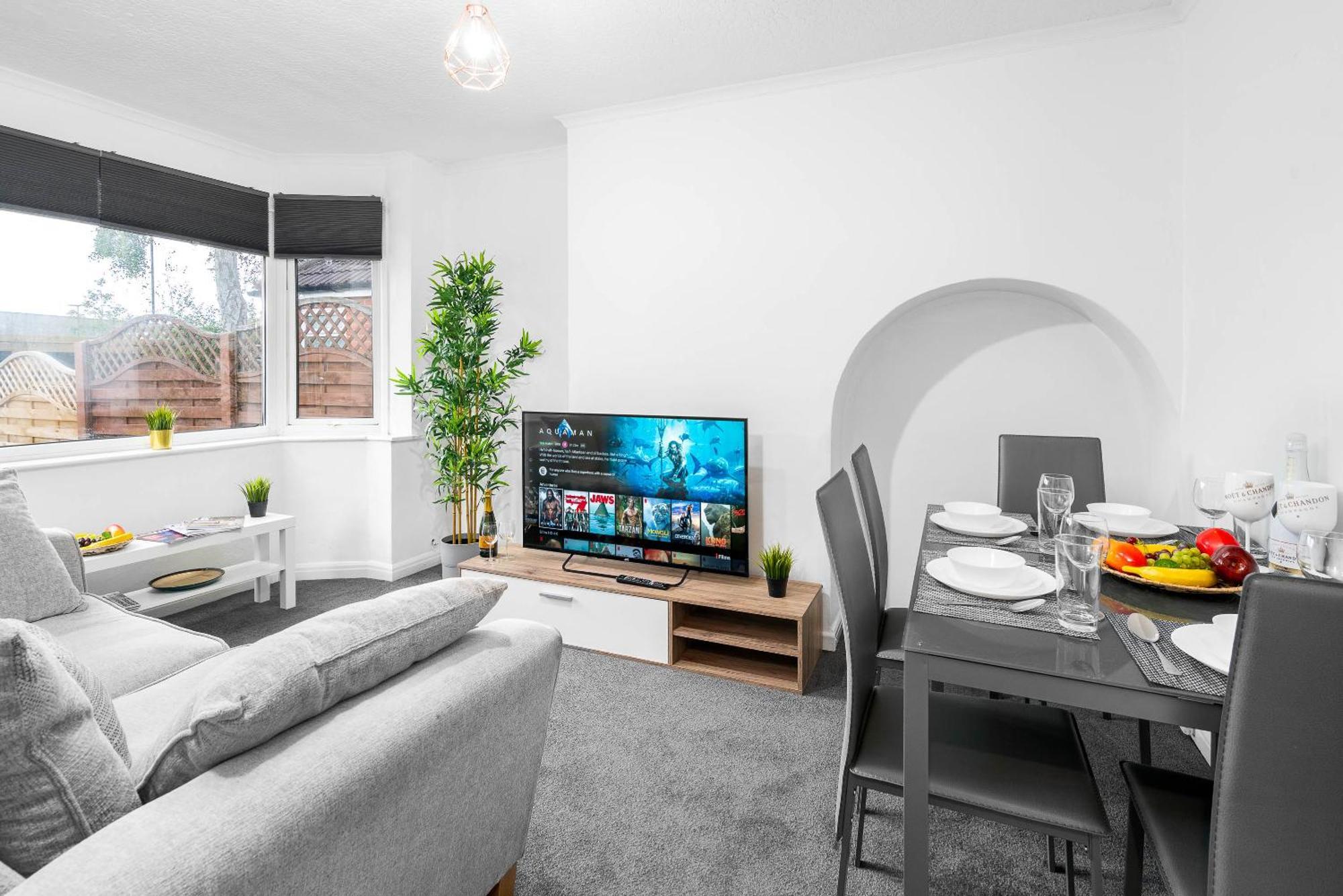 4 Bedroom House - Accommodates 7 - Garden - Parking - Netflix - Wifi - 559T Birmingham Exterior photo